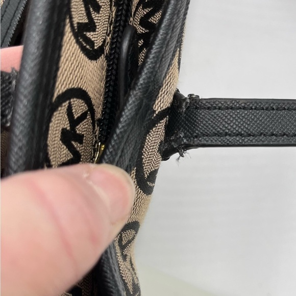 Authentic Michael Kors Kempton Monogram Logo Signature Tote Zip Pocket Shoulder - Picture 15 of 15